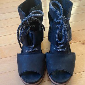 Sorel Lace-up Wedges 8.5
